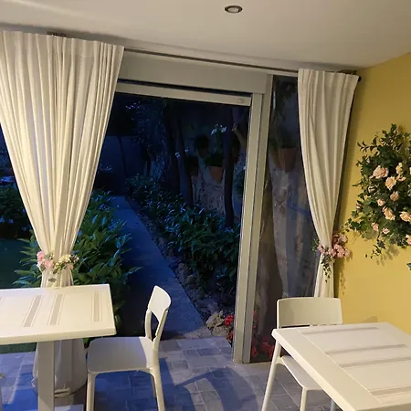 فندق مبيت وإفطار Paradise ليفورنو